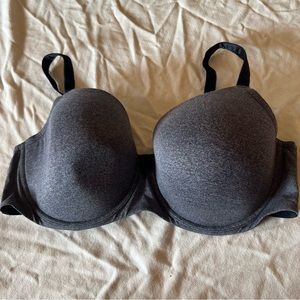 Torrid Curves underwired lightly padded front peak hole bra. Size 44DD.